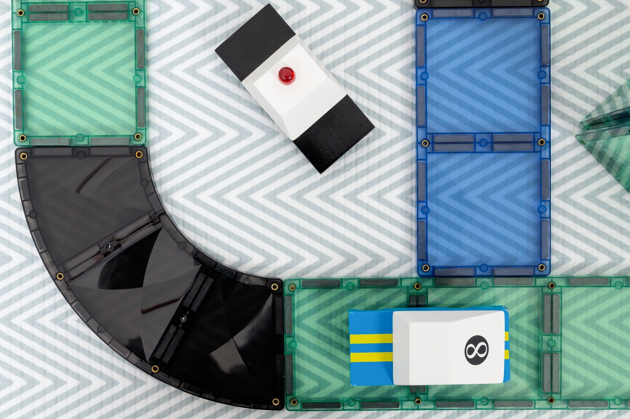 Connetix Tiles Roads Ramps and Intersections Pack 16 Piece
